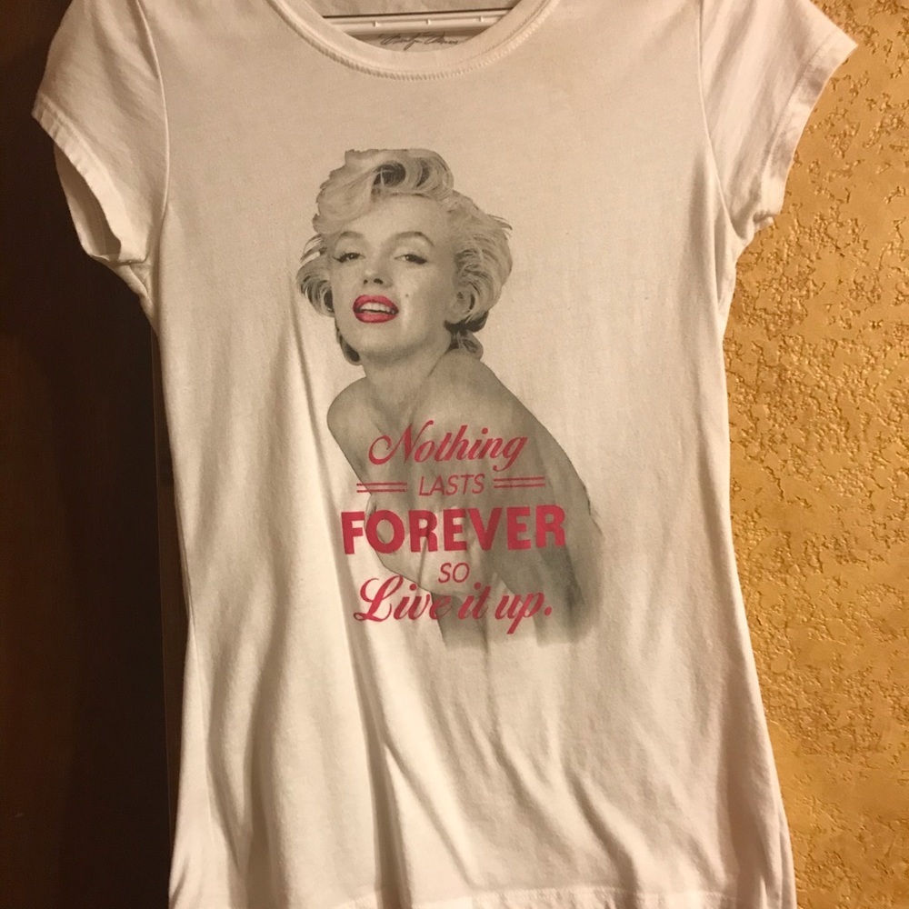 Marilyn Monroe Junior size shirt